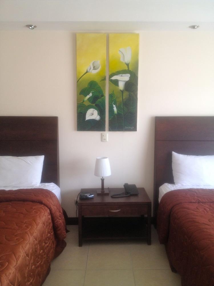 Espuelas, Bar&restaurant 3* Liberia
